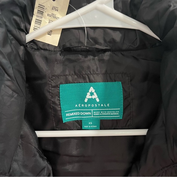 NEW Aeropastale Black Down Vest - Picture 2 of 3